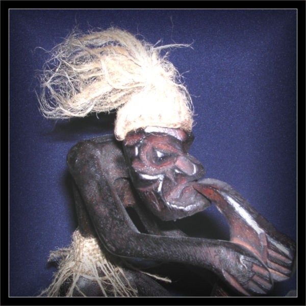 Asmat Saxophonist, geschnitzte Holzfigur, Schutzgeist (ASM 009)