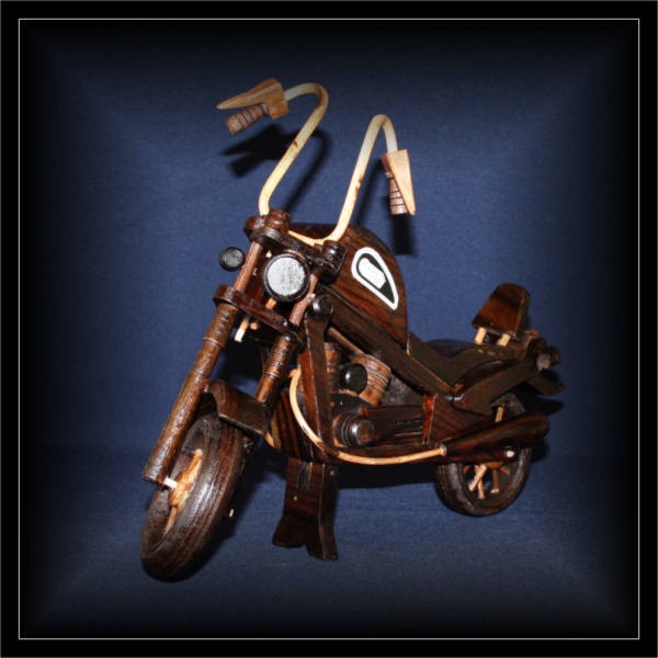 Harley Motorrad Chopper Holz dunkel 40X30cm (DEKO-003)